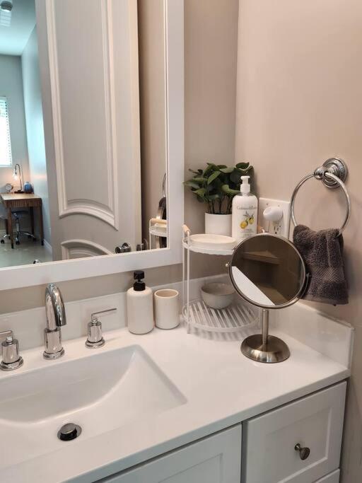 Spacious 1 Bed Adu In Encino, Away From * Los Angeles